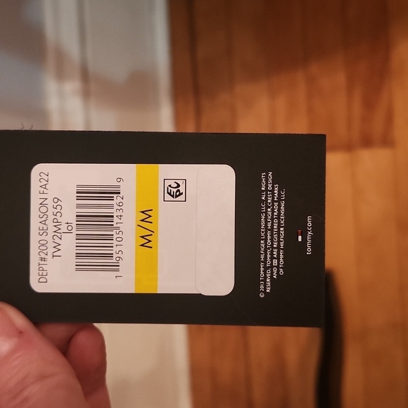 Tommy Hilfiger puff jacket - Picture 2 of 5